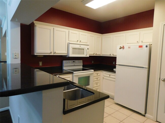 Building Photo - 1330 Old Spanish Trl
