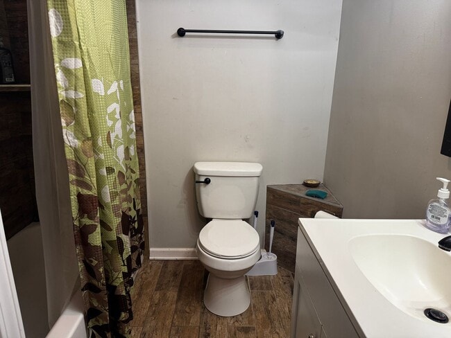 Building Photo - 588 Blake Moore Dr