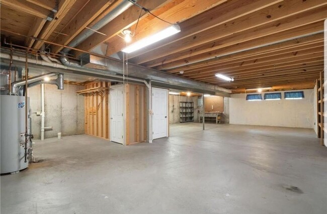 Building Photo - Spacious 4BR House in Bridgeton