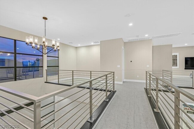 Building Photo - 65 Garibaldi Wy