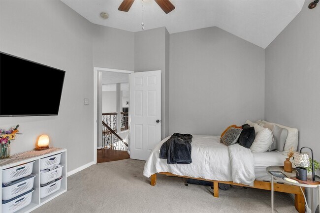 Building Photo - 3002 E Lake Falls Cir