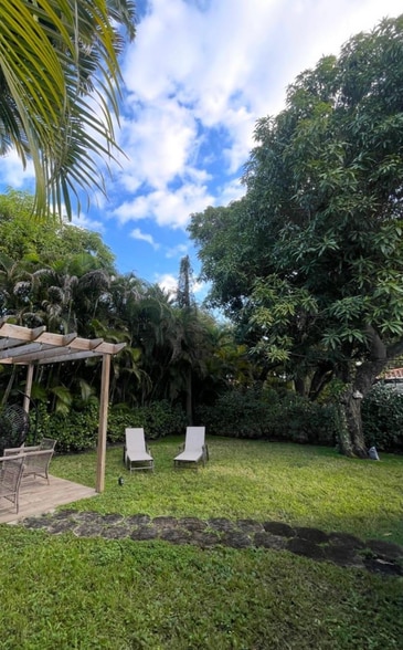 Building Photo - 15 Oviedo Ave