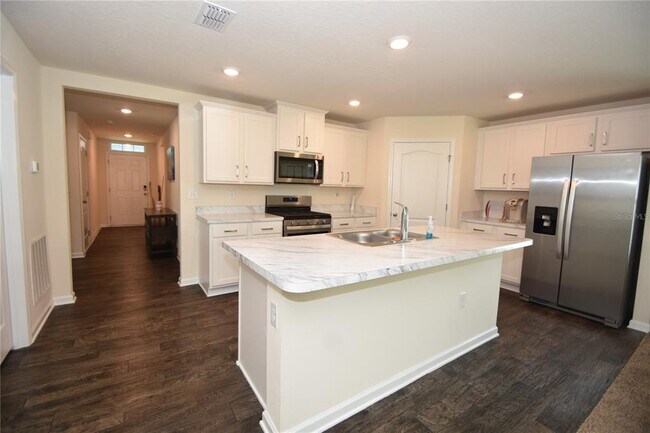 Building Photo - 27 Grand Par Ct