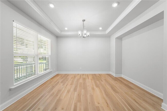 Building Photo - 96 Fairway Dr