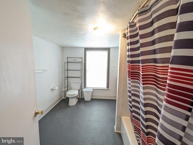 Building Photo - 115 Chambersburg St