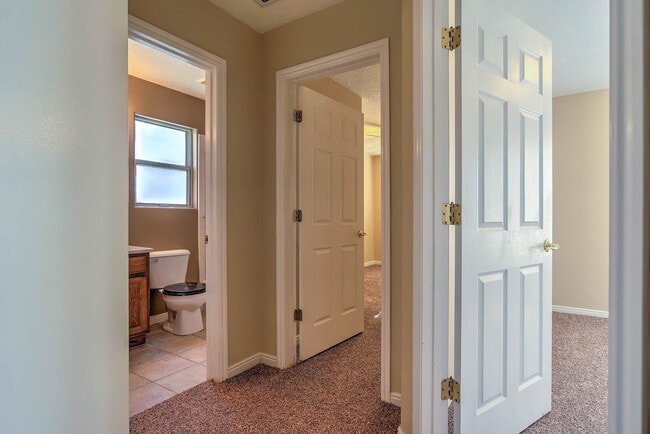 Building Photo - Beautiful Home in Green Valley