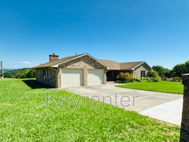 Primary Photo - 857 Spinnaker Rd