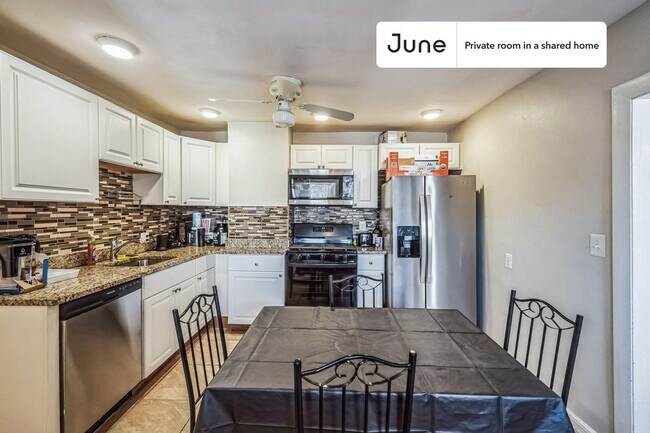 Building Photo - Room in Shared 4 bed/2 bath home