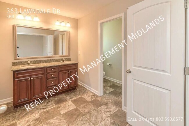 Building Photo - Luxurious Living in the Heart of Heather H...