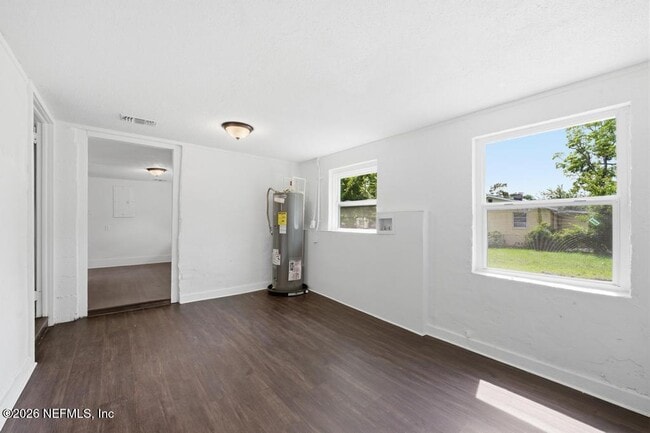 Building Photo - 1823 W 44th St