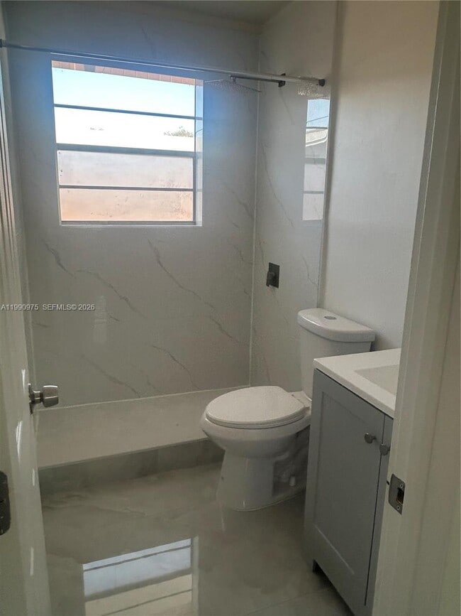 Building Photo - 2100 N 14th Ave