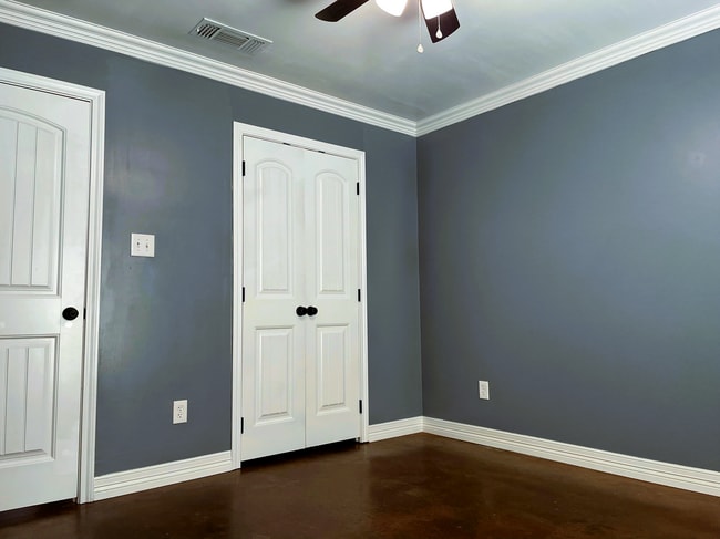 Building Photo - 713 Overlook Dr