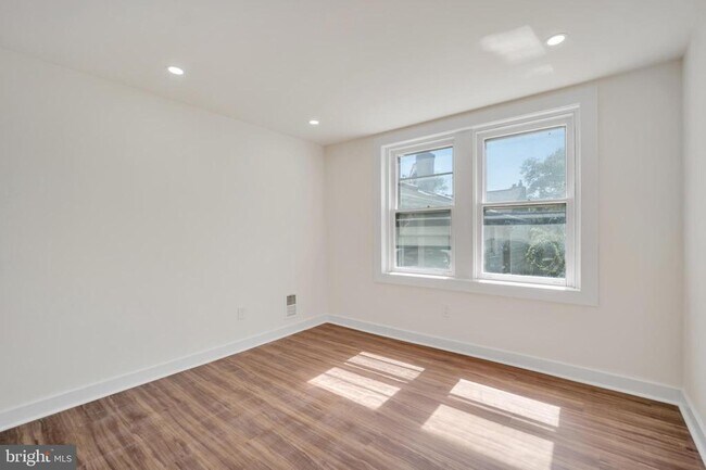 Building Photo - 140 S Keswick Ave