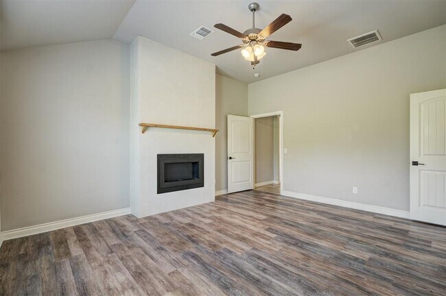 Building Photo - 12490 Native Hill Dr