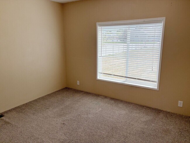Building Photo - Beautiful 3 Bed, 2 Bath Home in Idaho Falls, Idaho!