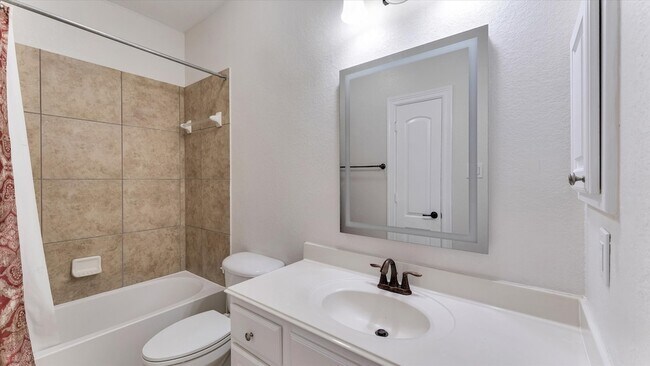 Building Photo - 3 N Fair Manor Cir