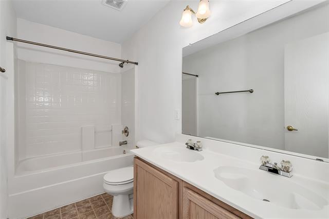 Building Photo - 5224 Royal Burgess Dr
