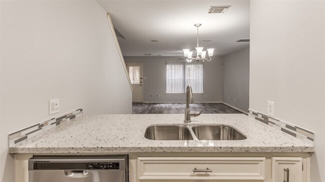 Building Photo - 1722 Redwing Bluff Dr