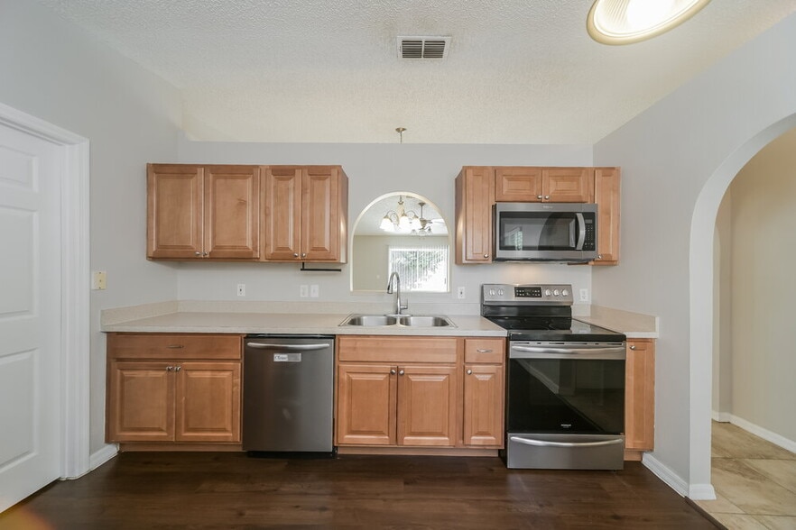 Building Photo - 1479 Muir Cir