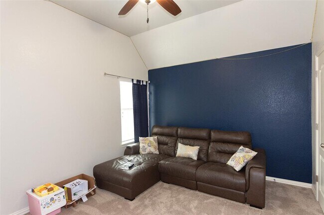 Building Photo - 204 Battleship Dr