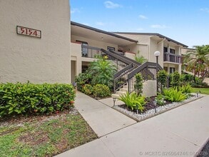 Building Photo - 5154 Oakhill Ln