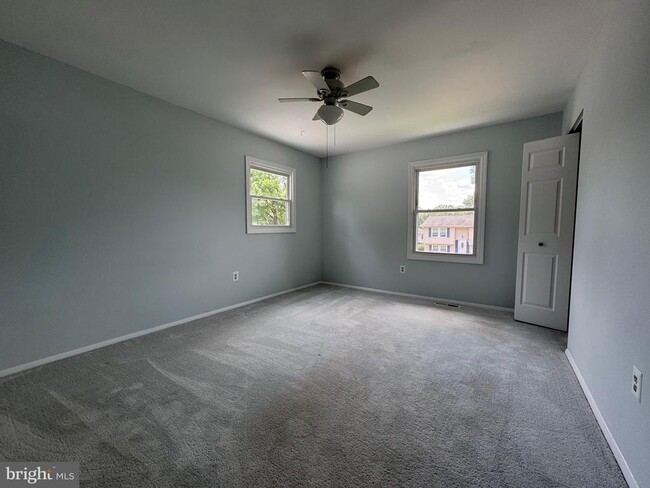 Building Photo - 1717 Fallsway Dr