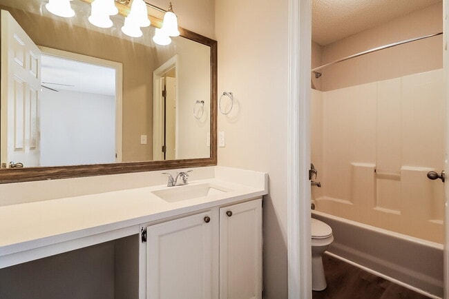 Building Photo - 303 Southampton Dr