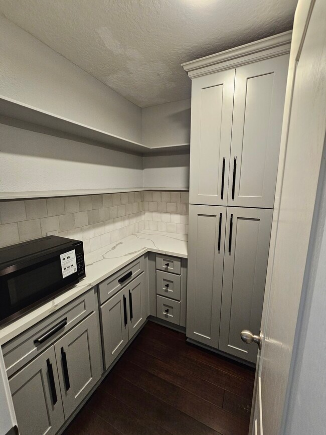 Building Photo - 1815 Creegan Park Ct