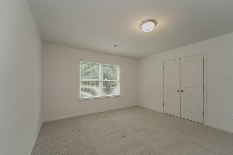 Building Photo - 7121 Plott Rd