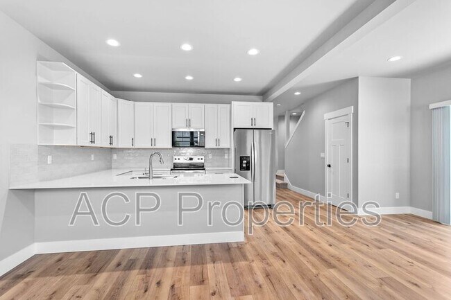 Building Photo - 2201 DeJong Dr