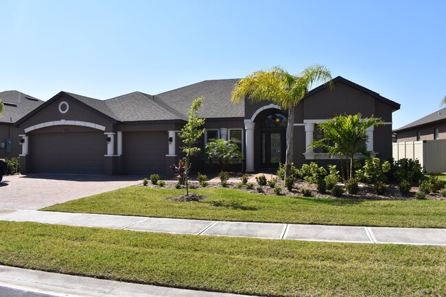 Building Photo - Exquisite Home in Sawgrass Lakes