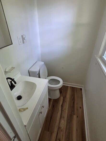 Half bath - 8 N Fern Ave
