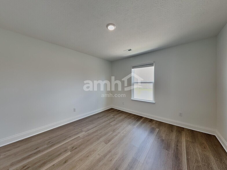 Building Photo - 228 Deanscroft Dr