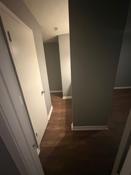 Building Photo - 3637 Castle Ridge Rd