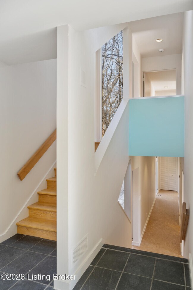 Building Photo - 6 Glen Arden Rd