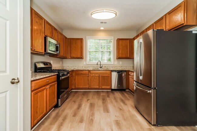 Building Photo - 7106 Hillcrest Chase Dr SW