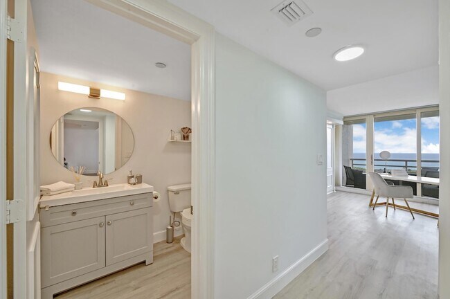 Building Photo - 4101 N Ocean Blvd