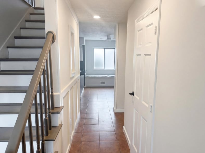 Building Photo - 6288 Fence Row Ln