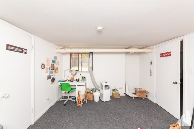 Building Photo - 3024 N Halsted St