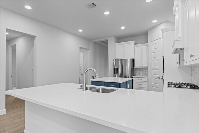 Building Photo - 17159 Sandstone St