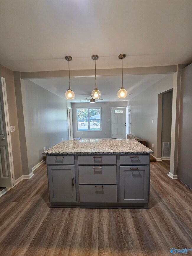 Building Photo - 3210 Delia Ln NW