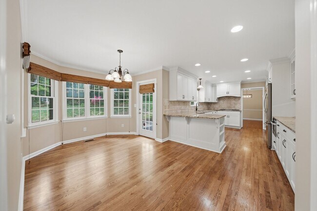 Building Photo - Beautifully Crafted 4BR Home with Sunroom, Office & Prime Location Near Downtown Hickory!