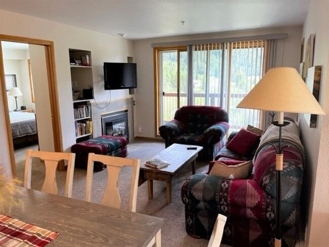 Building Photo - Winter Seasonal Rental- Cinnamon Ridge III...