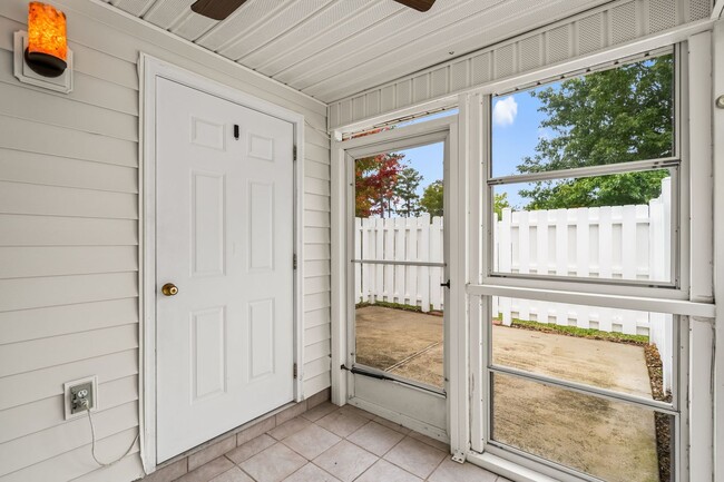 Building Photo - 3574 Evergreen Way