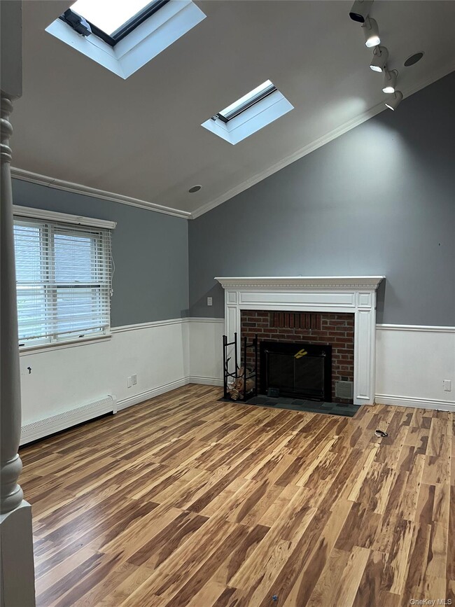 Building Photo - 509 New Hyde Park Rd