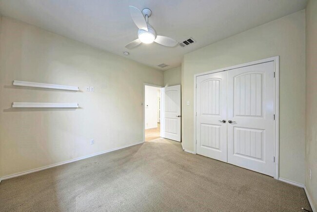 Building Photo - 2119 Howell Mountain Dr