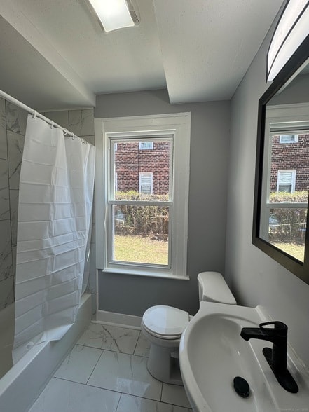 Building Photo - 174 Goffe Terrace