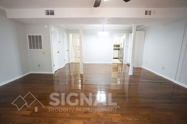 Building Photo - 302 Old Rocky Ridge Ln