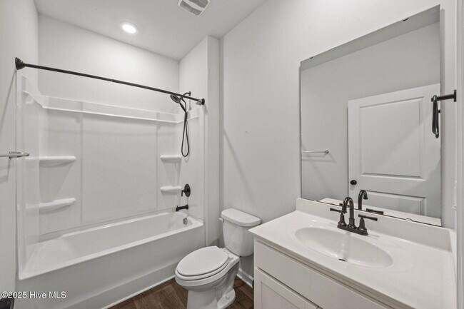 Building Photo - 204 Gabrielle St