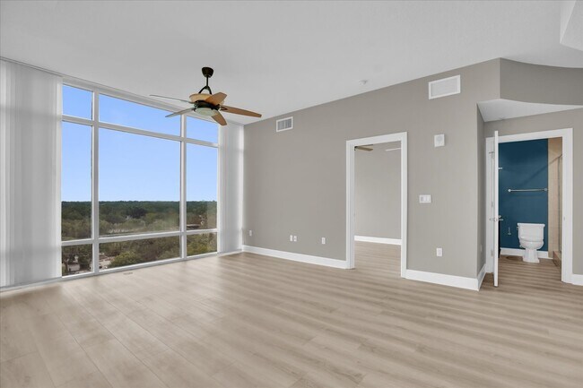 Building Photo - 101 S Eola Dr